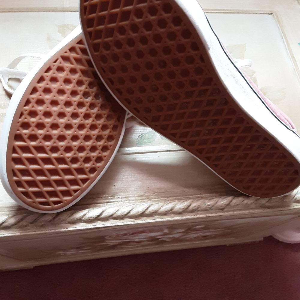 Vans - Picture 3 of 5